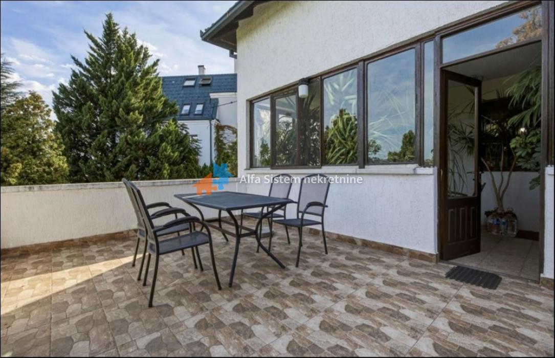 Izdavanje: Kuća 330 m², Dedinje – Beograd