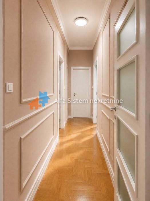 Izdavanje: Četvorosoban stan 95 m², Dedinje – Beograd