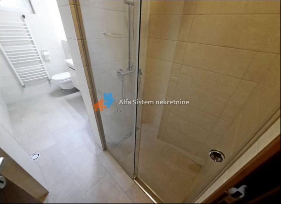 Izdavanje: Petosoban stan 172 m², Vračar – Beograd