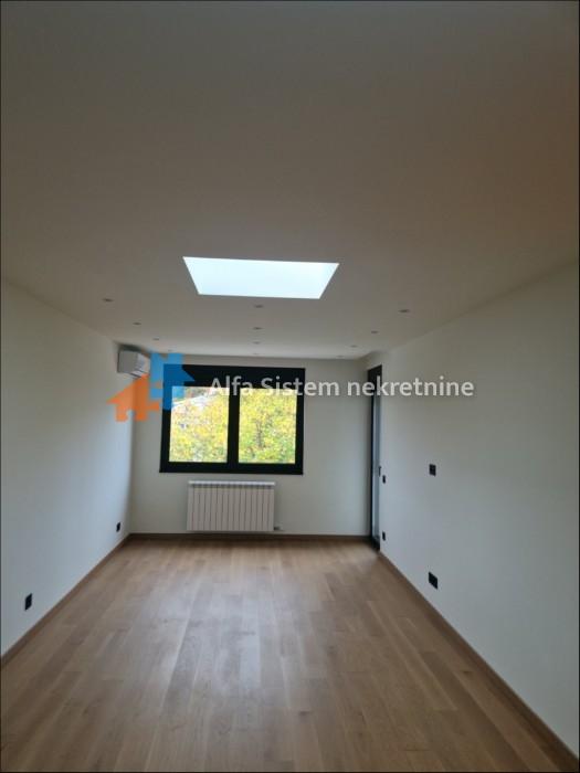 Izdavanje: Trosoban stan 66 m², Savski venac – Beograd