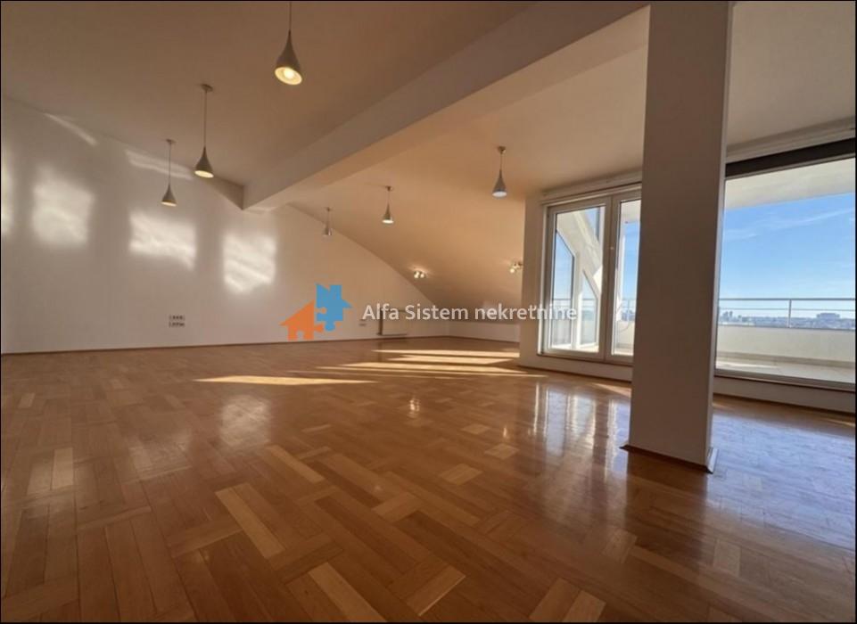 Izdavanje: Trosoban stan 170 m², Vračar – Beograd
