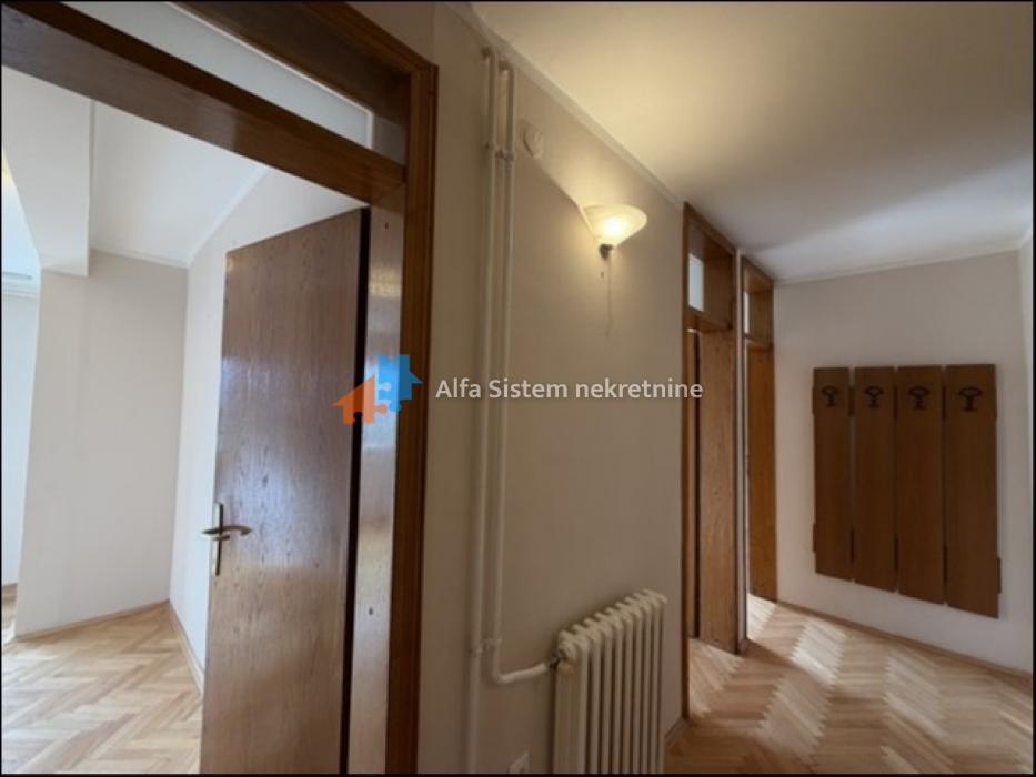 Izdavanje: Poslovni prostor 80 m², Stari grad – Beograd