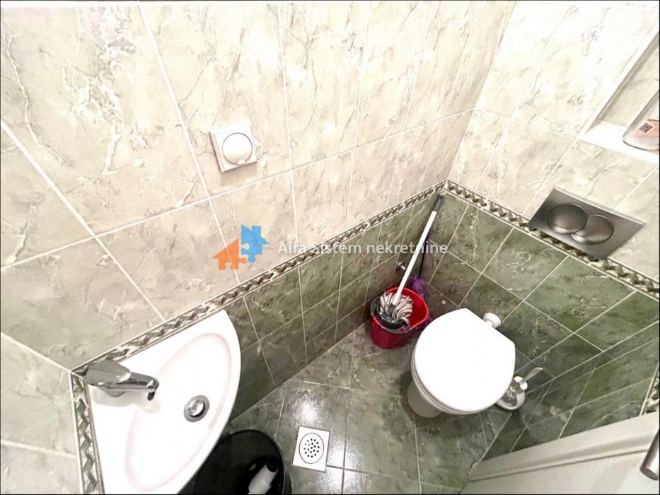 Izdavanje: Trosoban stan 80 m², Vračar – Beograd