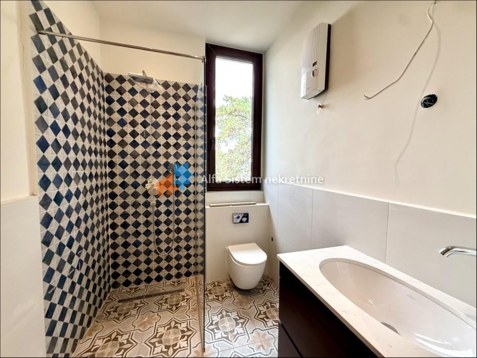 Izdavanje: Četvorosoban stan 123 m², Savski venac – Beograd