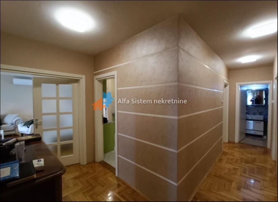 Izdavanje: Četvorosoban stan 100 m², Zvezdara – Beograd