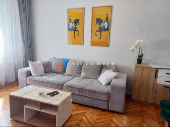 Izdavanje: Dvoiposoban stan 64 m², Savski venac – Beograd