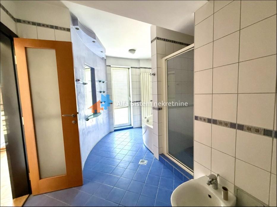 Izdavanje: Šestosoban stan 207 m², Vračar – Beograd
