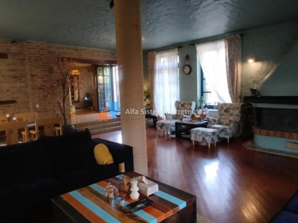 Izdavanje: Kuća 360 m², Voždovac – Beograd