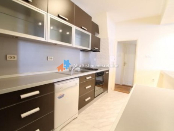 Izdavanje: Četvorosoban stan 140 m², Banovo brdo – Beograd