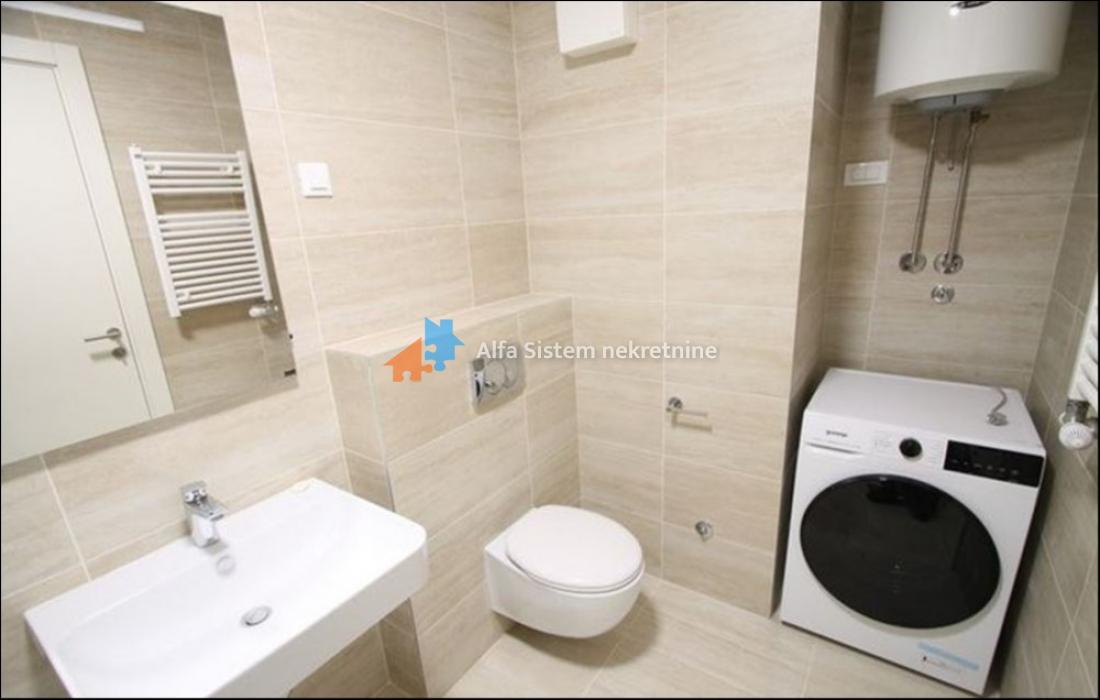 Izdavanje: Četvorosoban stan 105 m², Novi Beograd – Beograd