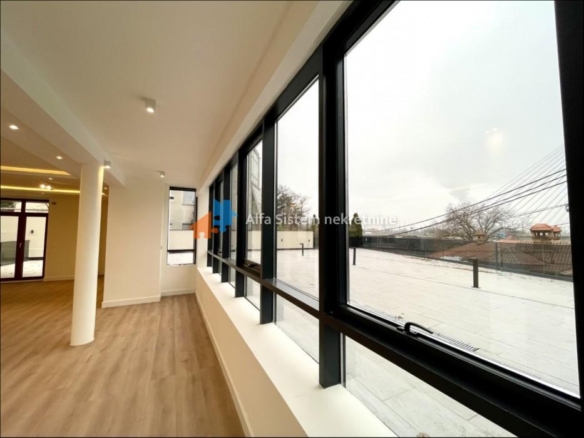 Izdavanje: Četvorosoban stan 153 m², Savski venac – Beograd