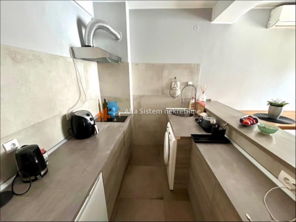 Izdavanje: Trosoban stan 80 m², Vračar – Beograd