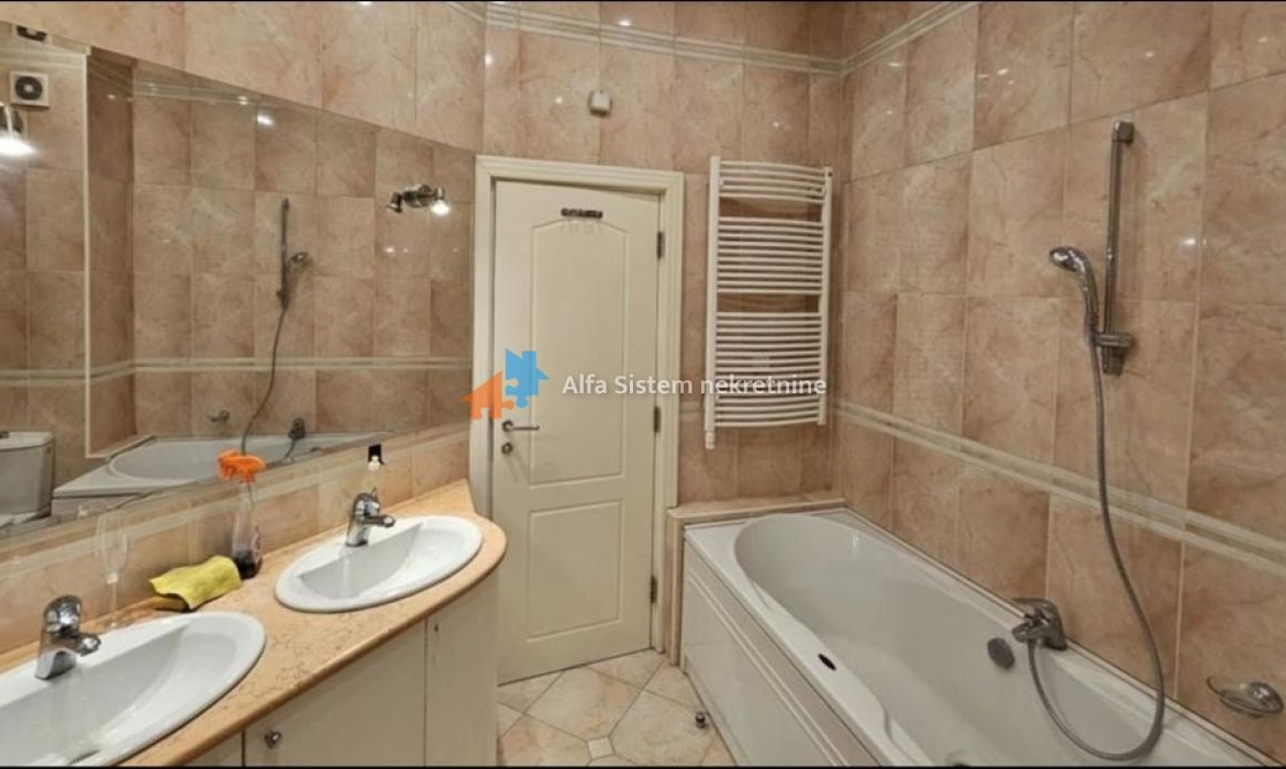 Izdavanje: Kuća 200 m², Dedinje – Beograd