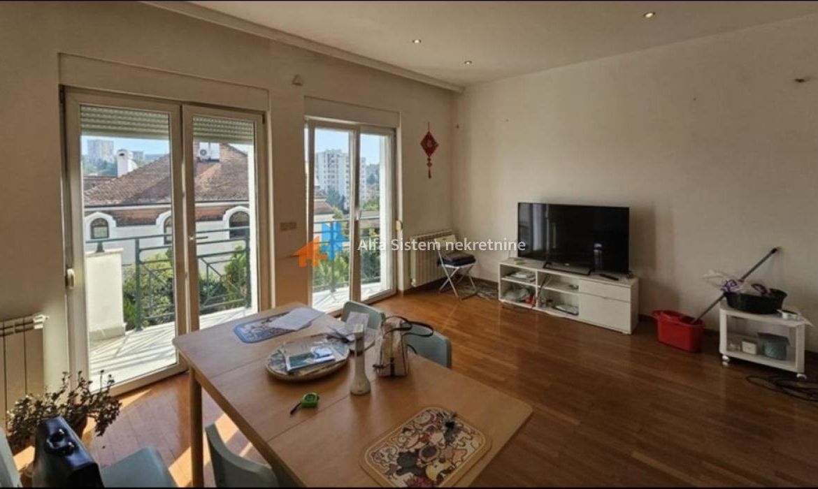 Izdavanje: Kuća 200 m², Dedinje – Beograd
