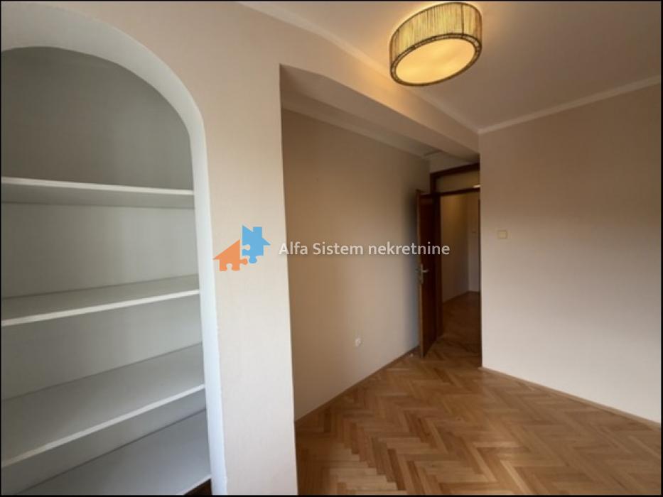 Izdavanje: Poslovni prostor 80 m², Stari grad – Beograd