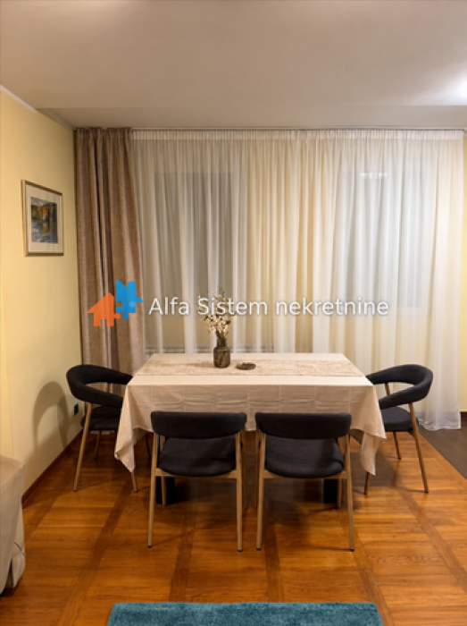 Izdavanje: Dvosoban stan 75 m², Vračar – Beograd