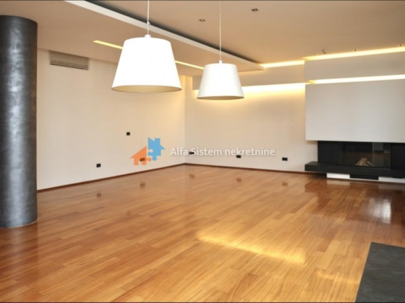 Izdavanje: Petosoban stan 176 m², Vračar – Beograd