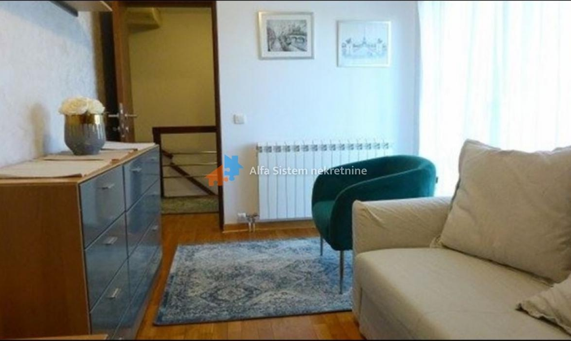 Izdavanje: Četvorosoban stan 115 m², Dedinje – Beograd
