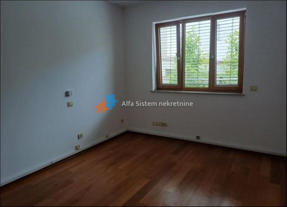 Izdavanje: Poslovni prostor 150 m², Voždovac – Beograd