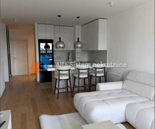 Izdavanje: Troiposoban stan 105 m², Novi Beograd – Beograd