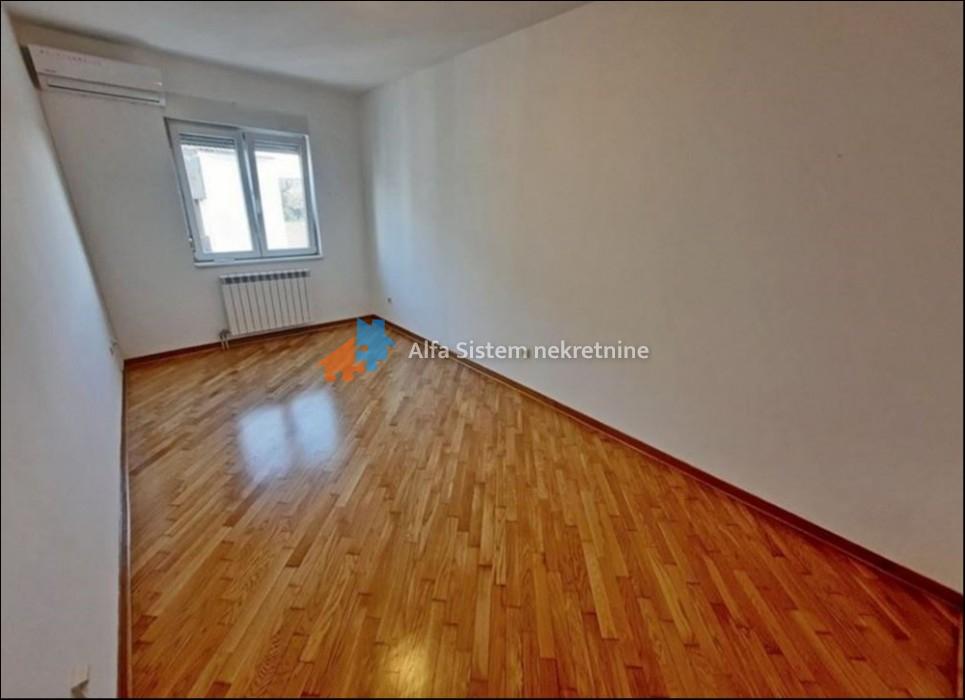 Izdavanje: Petosoban stan 172 m², Vračar – Beograd