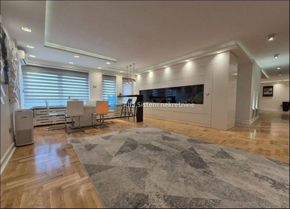 Izdavanje: Petosoban stan 150 m², Stari grad – Beograd