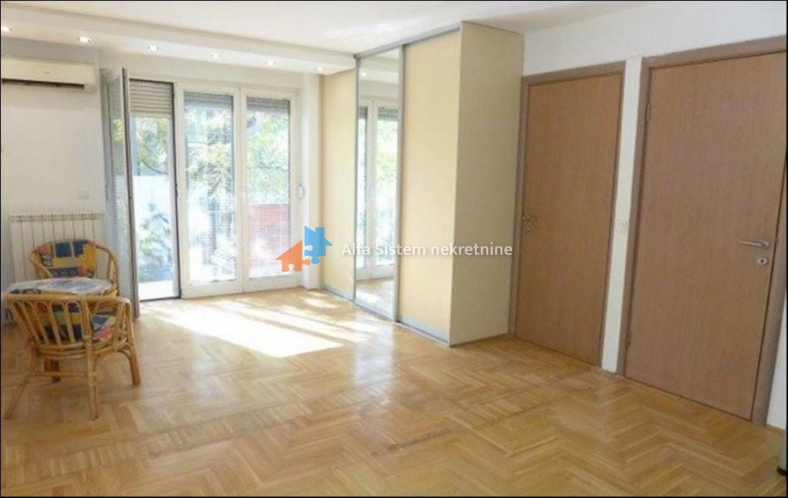 Izdavanje: Kuća 300 m², Banovo brdo – Beograd