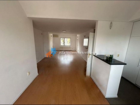 Izdavanje: Petosoban stan 176 m², Voždovac – Beograd