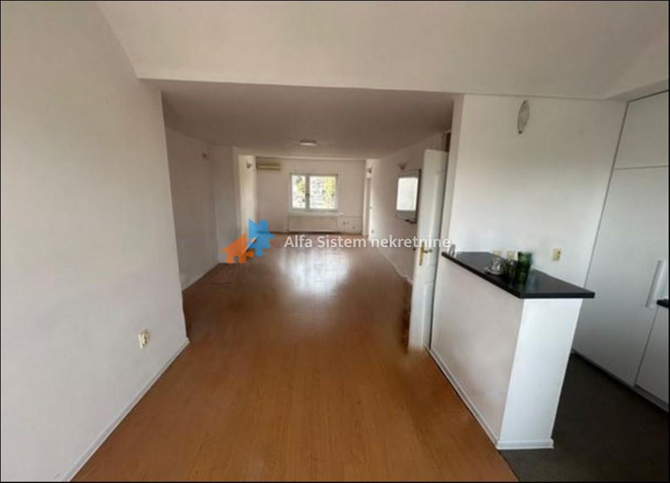 Izdavanje: Petosoban stan 176 m², Voždovac – Beograd
