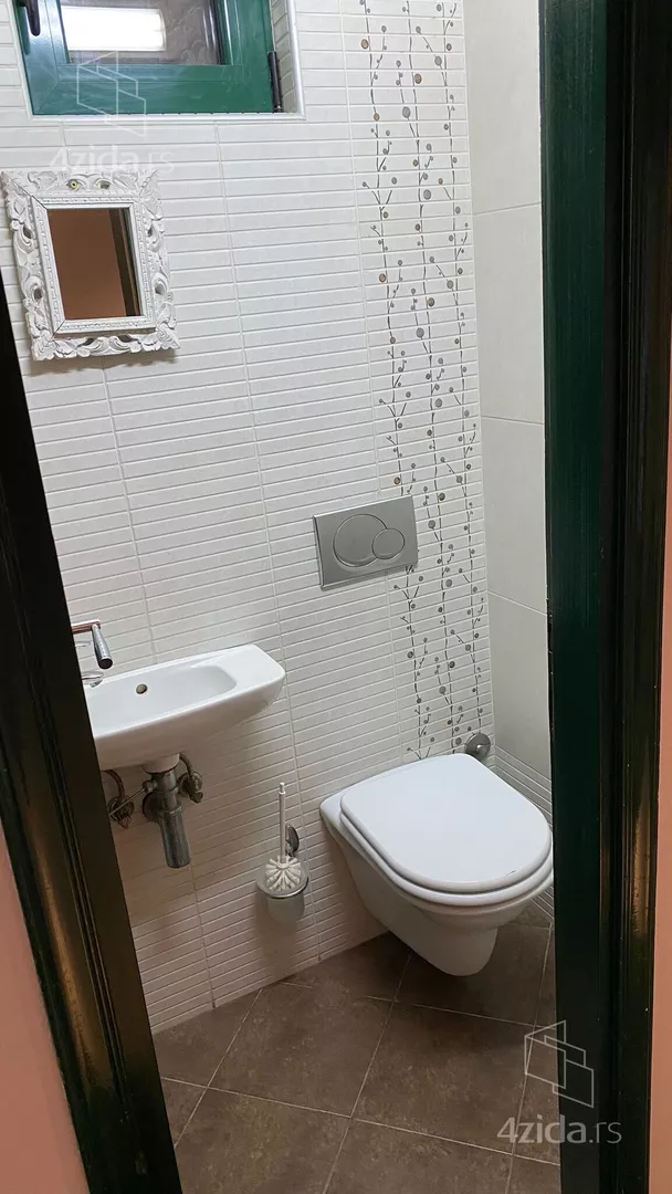 Izdavanje: Poslovni prostor 152 m², Voždovac – Beograd Izdavanje: Poslovni prostor 152 m², Voždovac – Beograd
