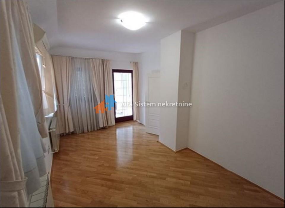 Izdavanje: Kuća 300 m², Voždovac – Beograd