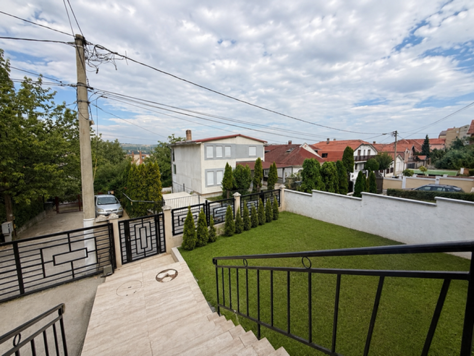 Izdavanje: Kuća 240 m², Zvezdara – Beograd