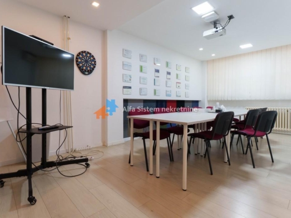 Izdavanje: Poslovni prostor 137 m², Novi Beograd – Beograd