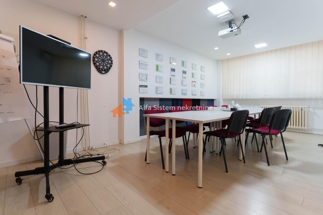 Izdavanje: Poslovni prostor 137 m², Novi Beograd – Beograd
