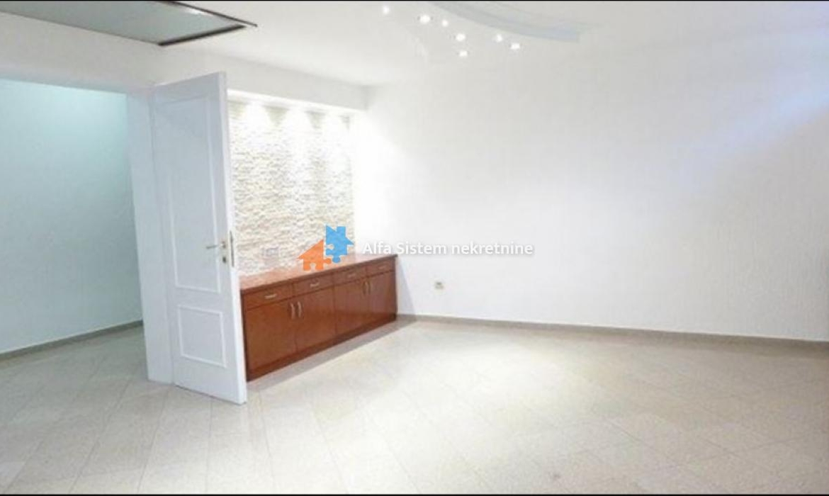 Izdavanje: Kuća 300 m², Voždovac – Beograd