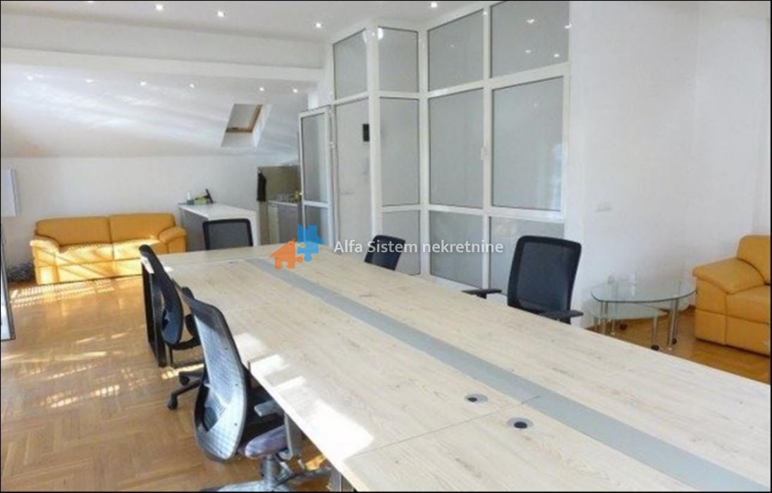 Izdavanje: Kuća 300 m², Banovo brdo – Beograd