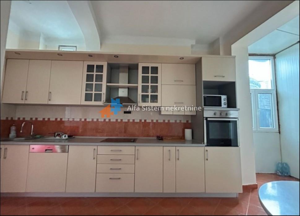Izdavanje: Trosoban stan 90 m², Stari grad – Beograd