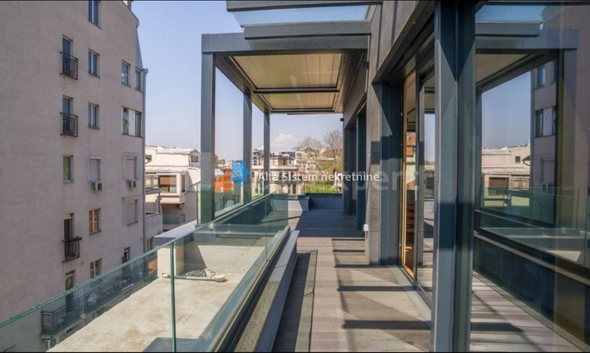 Izdavanje: Trosoban stan 140 m², Vračar – Beograd