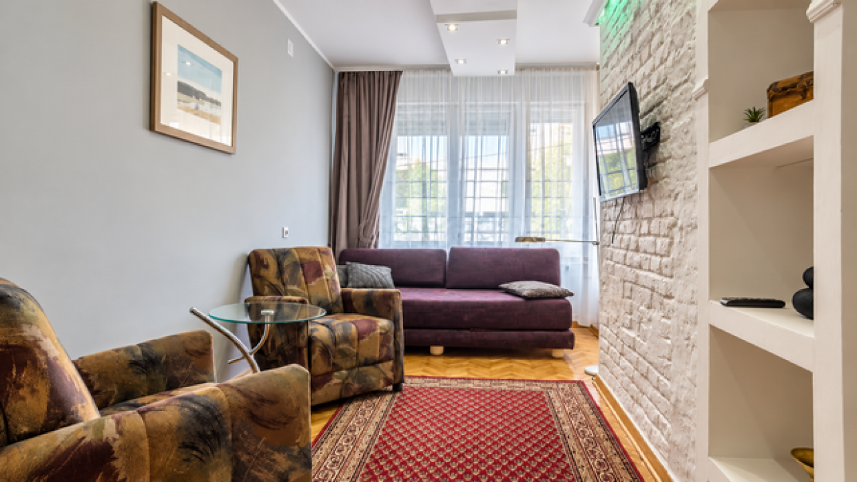 Izdavanje: Dvosoban stan 50 m², Vračar – Beograd Izdavanje: Dvosoban stan 50 m², Vračar – Beograd