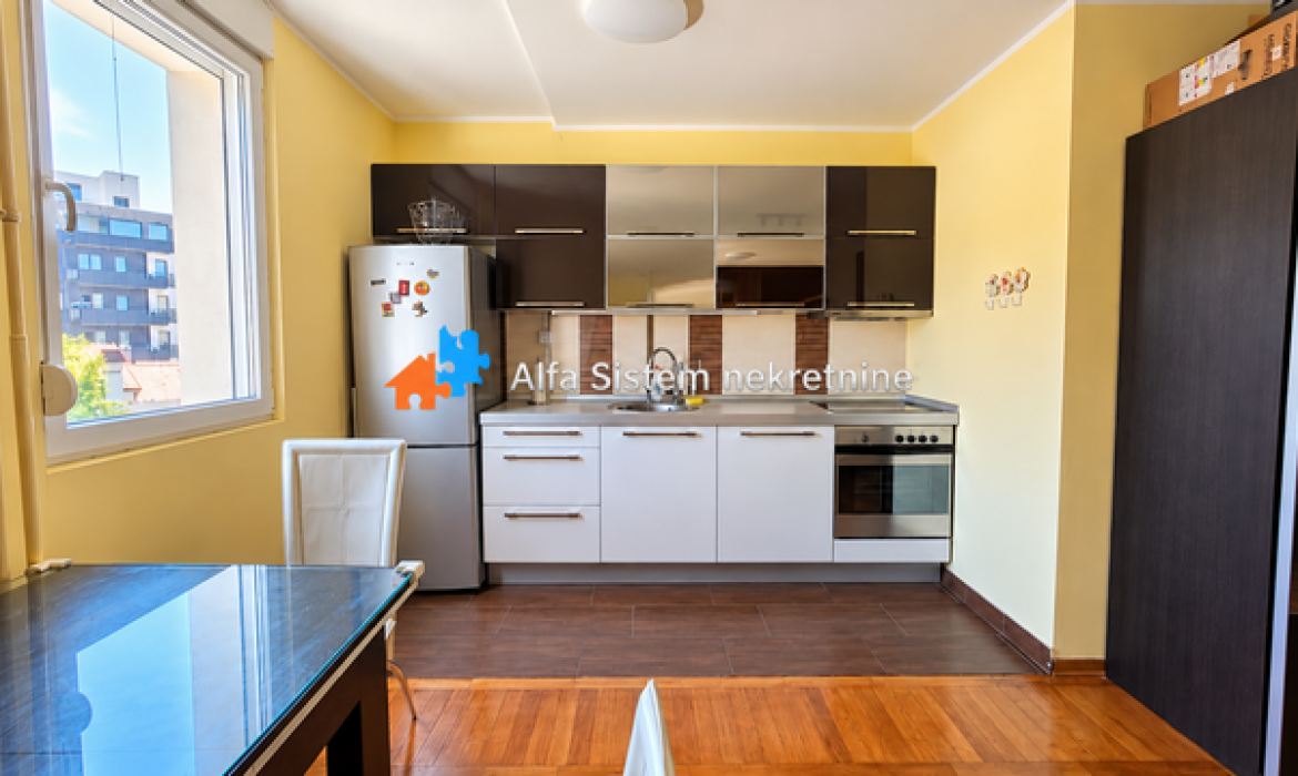 Izdavanje: Dvosoban stan 75 m², Vračar – Beograd