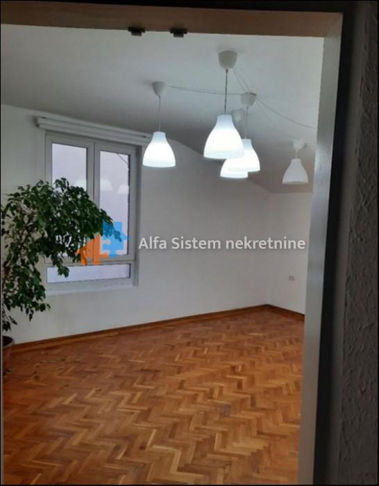 Izdavanje: Petosoban stan 250 m², Vračar – Beograd