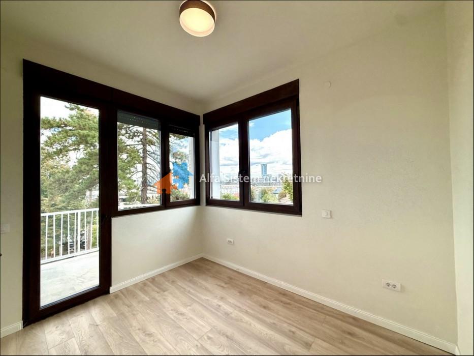 Izdavanje: Četvorosoban stan 123 m², Savski venac – Beograd