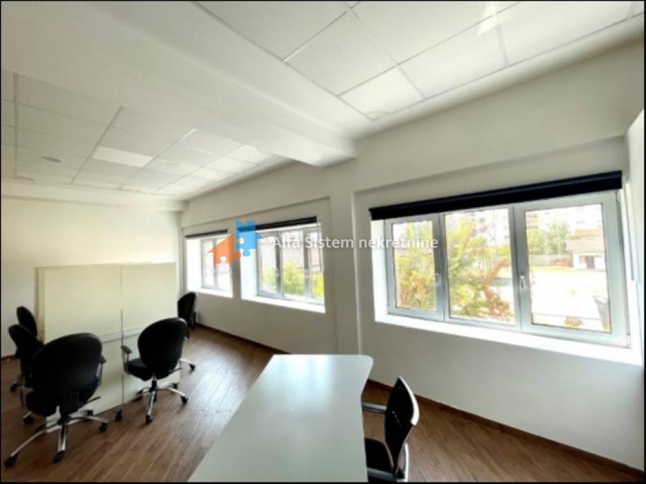 Izdavanje: Poslovni prostor 325 m², Zemun – Beograd