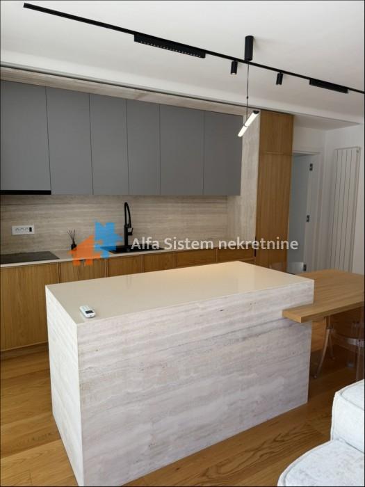 Izdavanje: Trosoban stan 125 m², Vračar – Beograd