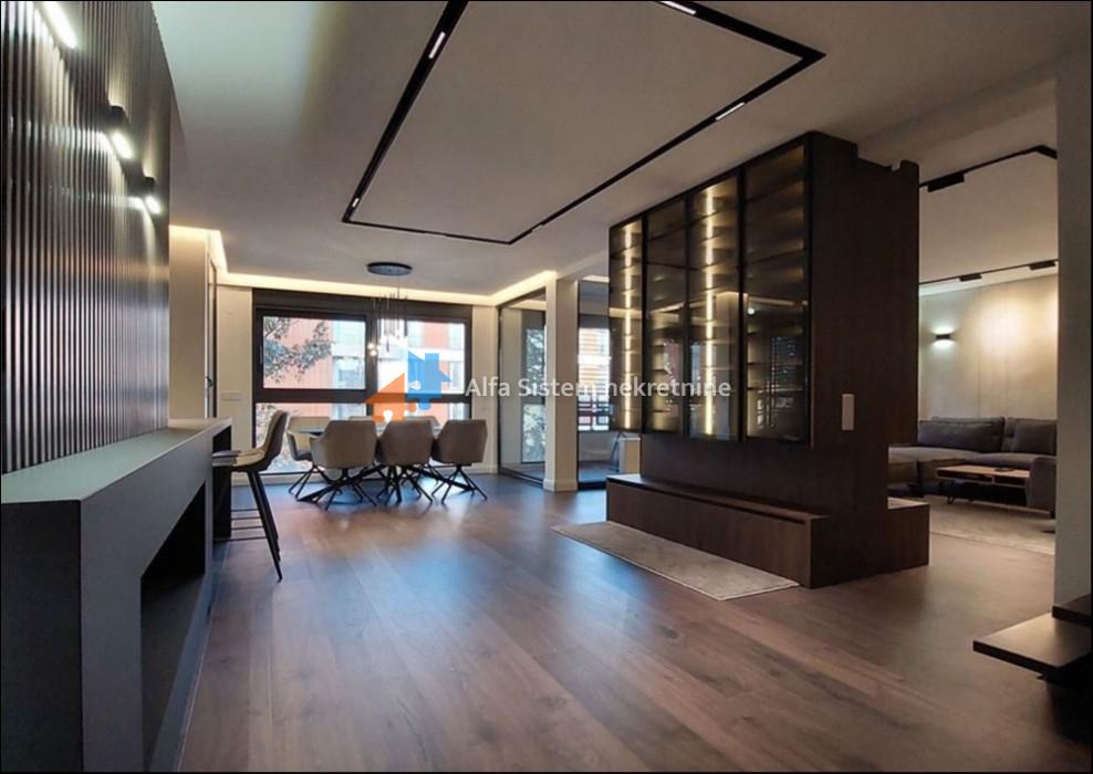 Izdavanje: Petosoban stan 197 m², Vračar – Beograd