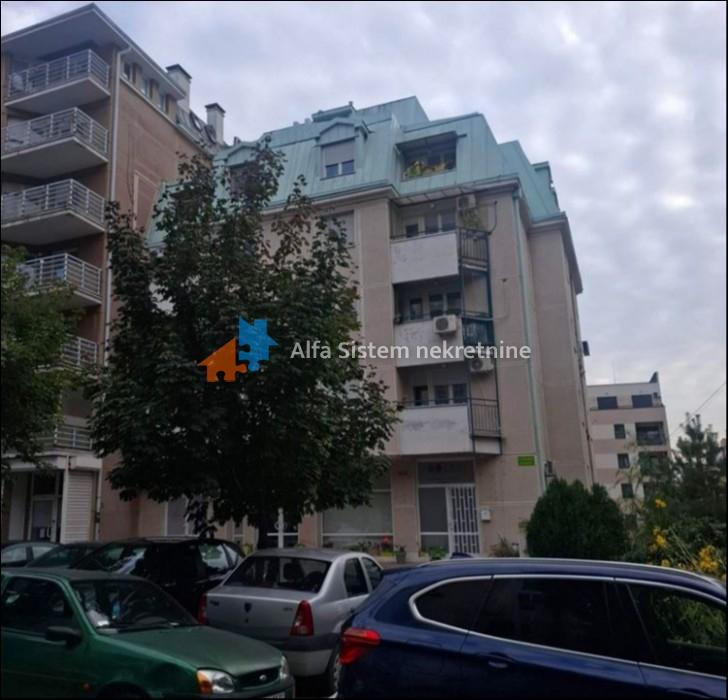 Izdavanje: Trosoban stan 52 m², Vračar – Beograd