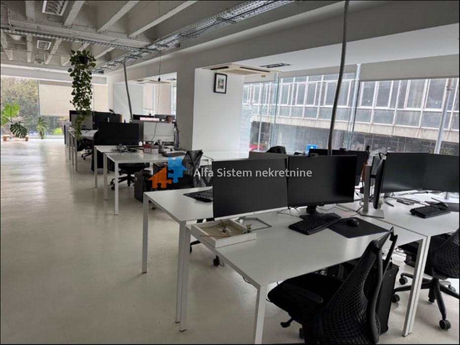 Izdavanje: Poslovni prostor 281 m², Stari grad – Beograd