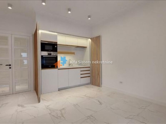 Izdavanje: Jednoiposoban stan 38 m², Vračar – Beograd