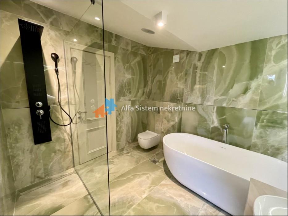 Izdavanje: Četvorosoban stan 174 m², Savski venac – Beograd