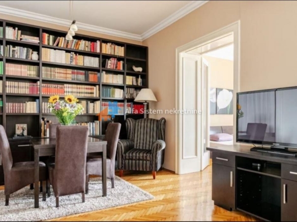 Izdavanje: Trosoban stan 80 m², Savski venac – Beograd